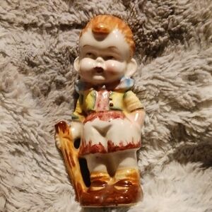 Charming Ceramic Figurine - Multicolor